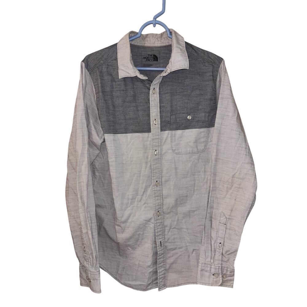 The North Face men’s gray colorblocked long sleeve button down shirt (medium)